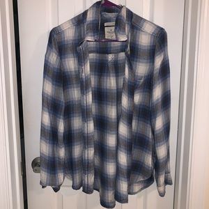 AE Soft & Sexy Plaid Button-Up - Small ☃️
